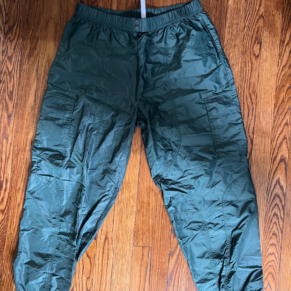 Fabletics Green Cargo Pants with Insulated Design